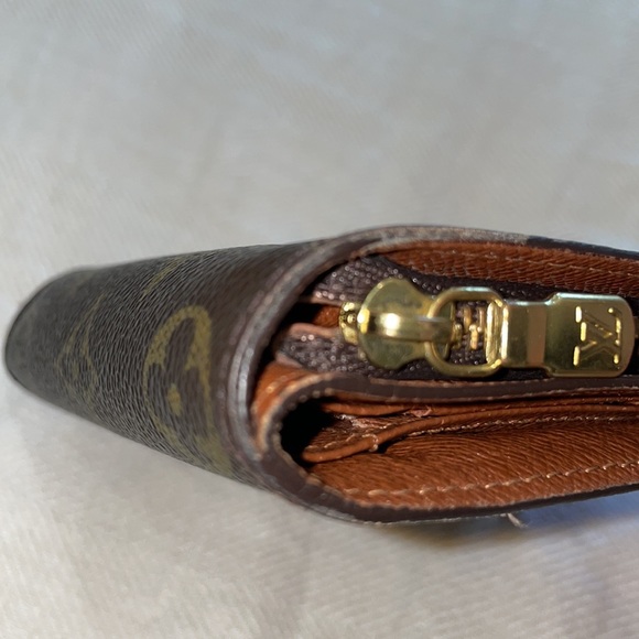 LV Monogram Compact Zippe Zipped Wallet - Picture 9 of 11